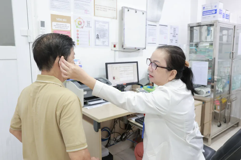 Đột quỵ — Nhận biết 5 dấu hiệu và hành động trong 3 giờ vàng
